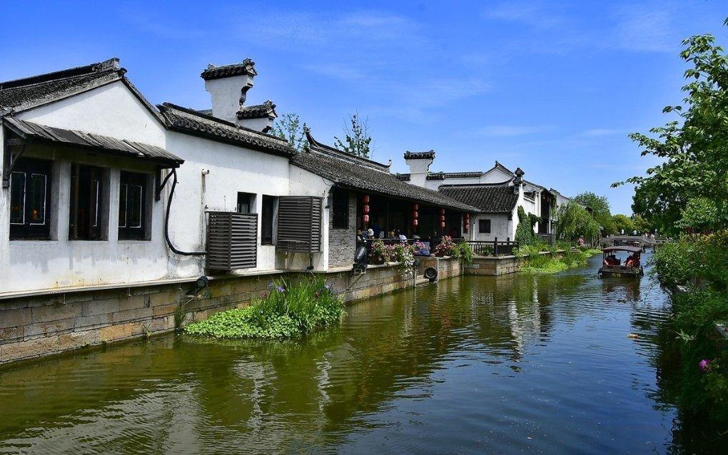 专业解答,问答河南洛阳,粉丝为占外置穿雨衣室外通宵等偶像,你见过哪些疯狂的追星方式?,解决你的所有疑问